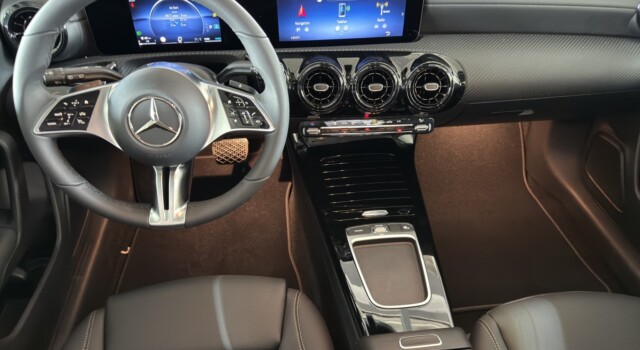 MERCEDES-BENZ A 220 4Matic 8G-DCT