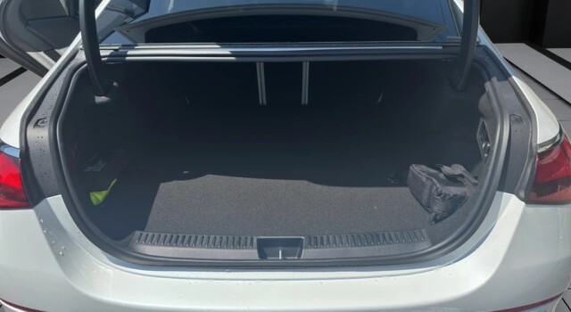 MERCEDES-BENZ E 400 e 4Matic 9G-Tronic