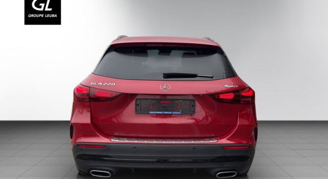 MERCEDES-BENZ GLA 220 4Matic 8G-DCT