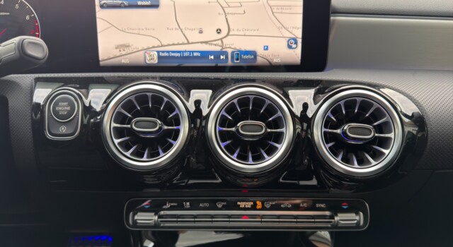 MERCEDES-BENZ A 220 4Matic 8G-DCT