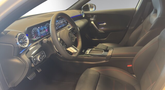 MERCEDES-BENZ A 200 Night Star 7G-DCT