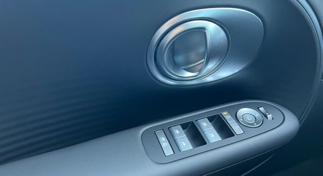 HYUNDAI IONIQ 9 110kWh Amplia 4WD