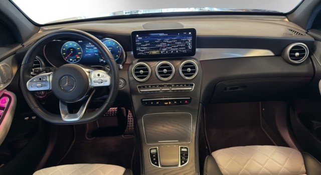 MERCEDES-BENZ GLC 300 AMG Line 4Matic