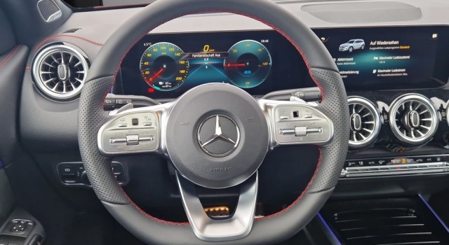 MERCEDES-BENZ EQB 350 66,5 kWh 4Matic Swiss Star