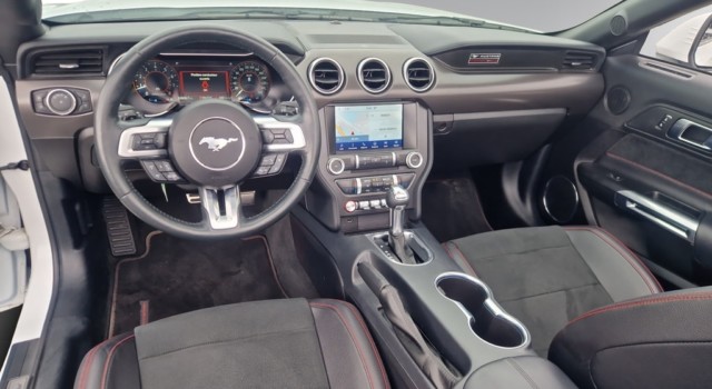 FORD MUSTANG Convertible 5.0 V8 GT Automat