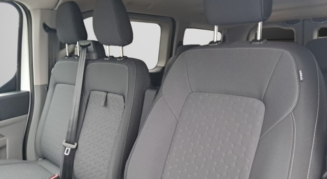 FORD TRANSIT CUSTOM 320 L1. Combi. 4×4 Limited. 2.0 L 170 CV
