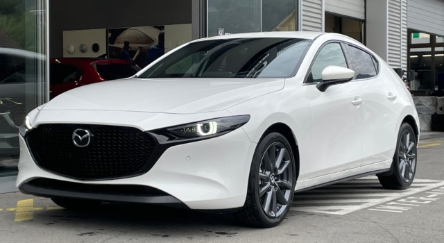 MAZDA 3 Hatchback SKYACTIV-G M Hybrid 140 Centre Line Automat
