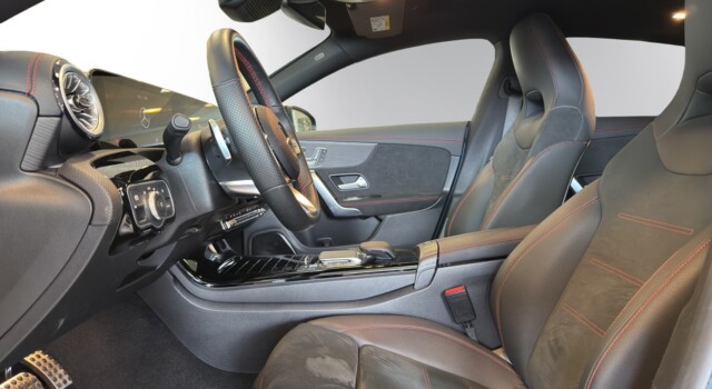 MERCEDES-BENZ CLA 250 CLA SB 250 AMG Line 4M 7G