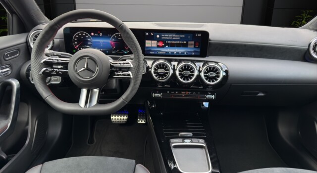 MERCEDES-BENZ A 200 Night Star 7G-DCT