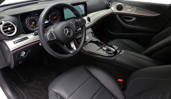 MERCEDES-BENZ E 200 Avantgarde 4 Matic