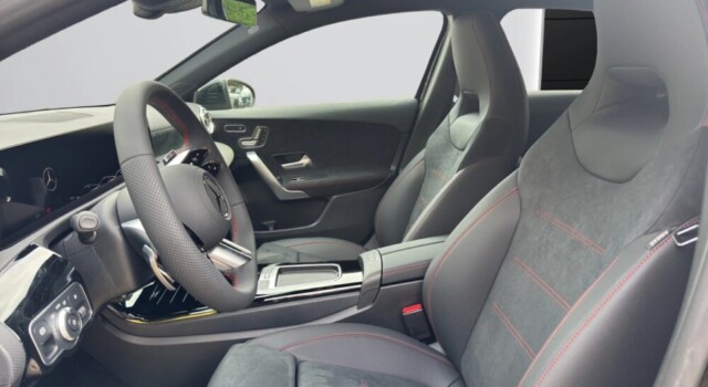 MERCEDES-BENZ A 200 Night Star 7G-DCT