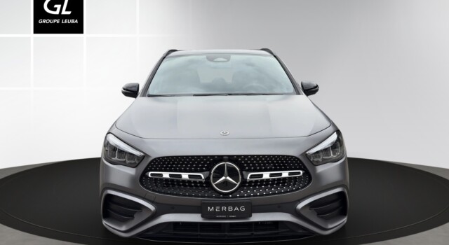 MERCEDES-BENZ GLA 200 Night Star 7G-DCT