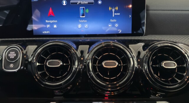 MERCEDES-BENZ A 220 4Matic 8G-DCT