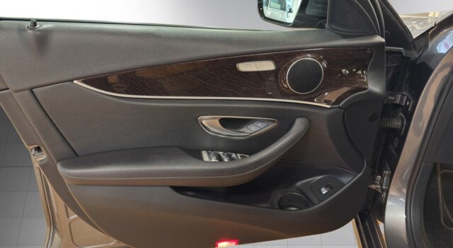 MERCEDES-BENZ E 200 T 4Matic Avantgarde 9G-Tronic