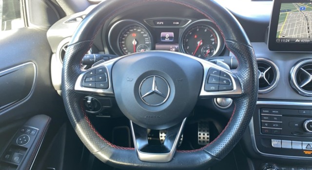 MERCEDES-BENZ GLA 200 AMG Line