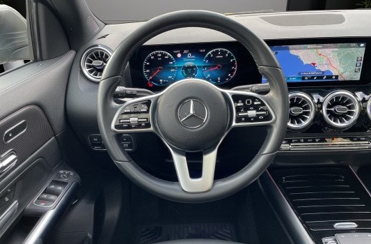 MERCEDES-BENZ GLA 250 Progressive4Matic