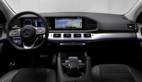 MERCEDES-BENZ GLE 300 d AMG Line 4Matic