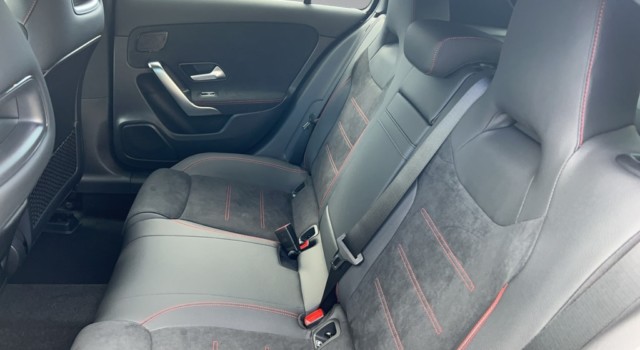 MERCEDES-BENZ A 200 Night Star 7G-DCT