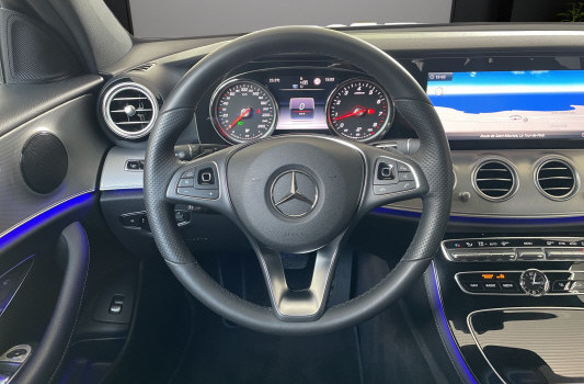 MERCEDES-BENZ E 200 Avantgarde 4 Matic