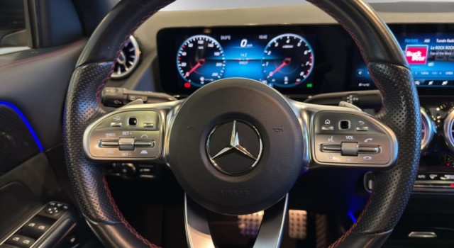 MERCEDES-BENZ GLA 250 AMG Line 4Matic