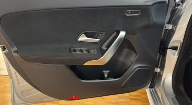 MERCEDES-BENZ A 220 4Matic 8G-DCT