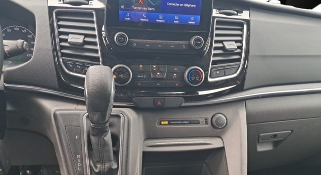 FORD TOURNEO CUSTOM 320 L1H1 Titanium PHEV