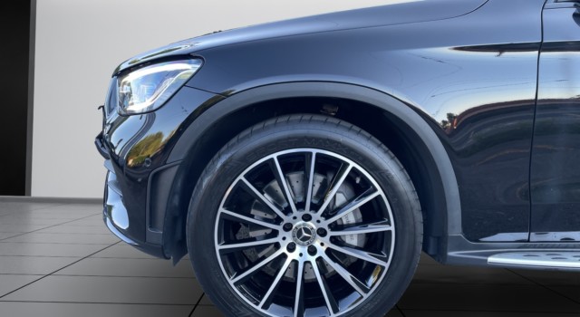 MERCEDES-BENZ GLC 200 AMG Line 4Matic 9G-Tronic