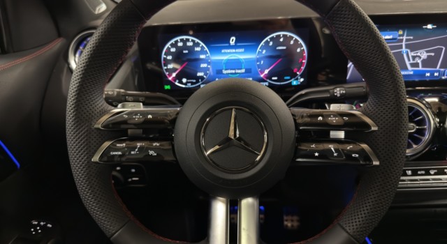 MERCEDES-BENZ GLA 250 4Matic 8G-DCT Swiss Star