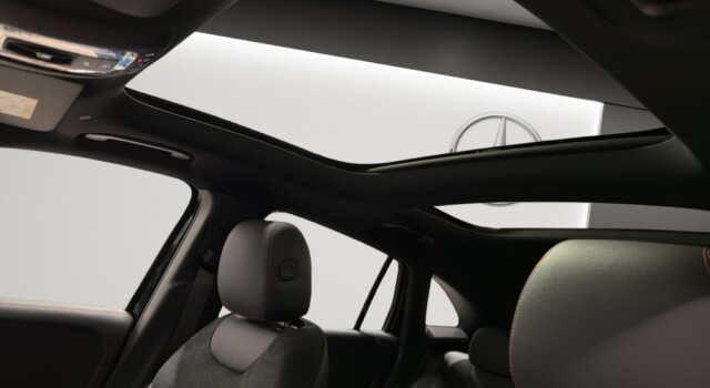 MERCEDES-BENZ GLA 250 4Matic 8G-DCT Swiss Star