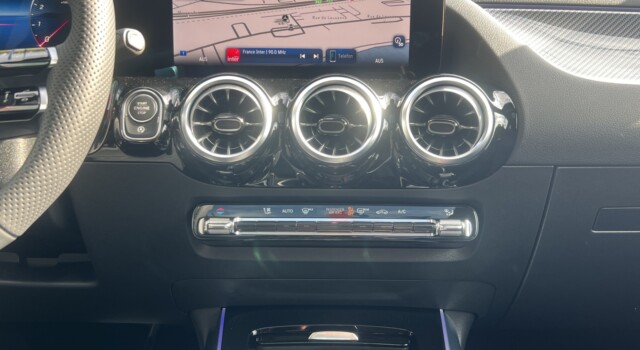 MERCEDES-BENZ GLA 220 4Matic 8G-DCT