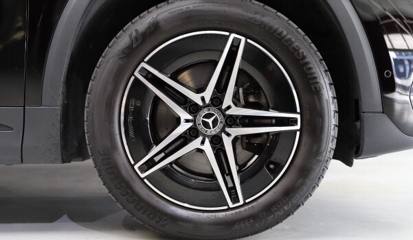 MERCEDES-BENZ EQA 250 AMG Line AMG Line