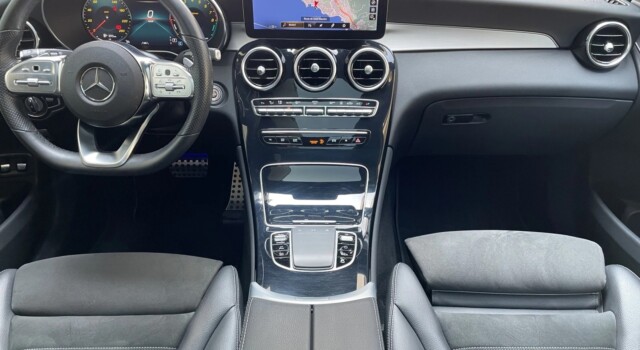 MERCEDES-BENZ GLC 300 e AMG Line 4Matic 9G-Tronic