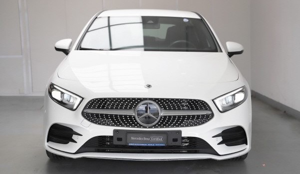 MERCEDES-BENZ A 200 AMG Line