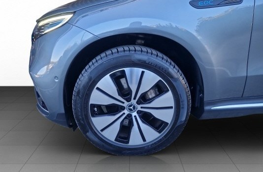 MERCEDES-BENZ EQC 400 AMG Line 4Matic
