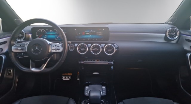 MERCEDES-BENZ CLA 250 AMG Line 4Matic