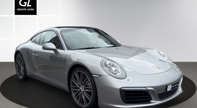 PORSCHE 911 Carrera 4S