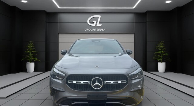 MERCEDES-BENZ GLA 200 Night Star 7G-DCT