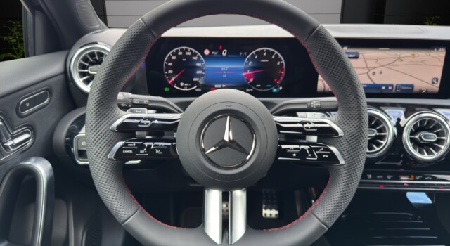 MERCEDES-BENZ A 200 Night Star 7G-DCT