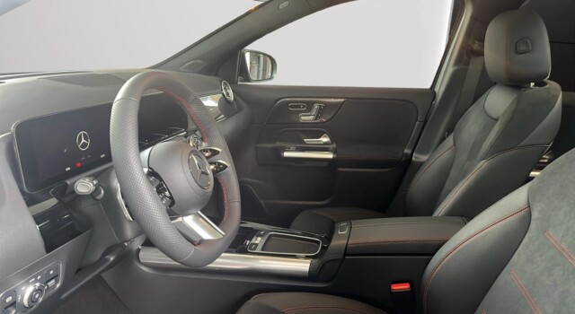 MERCEDES-BENZ GLA 250 4Matic 8G-DCT Swiss Star