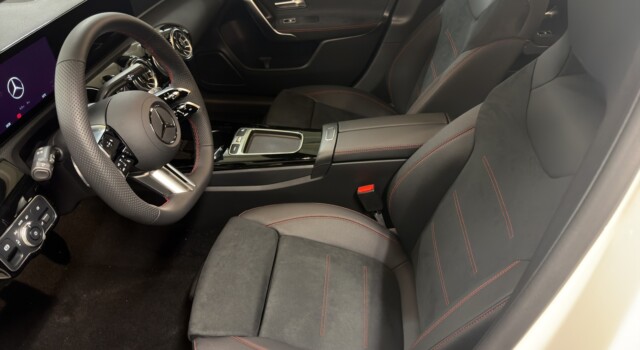 MERCEDES-BENZ A 200 Night Star 7G-DCT