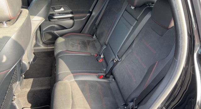 MERCEDES-BENZ GLA 200 AMG Line 7G-DCT
