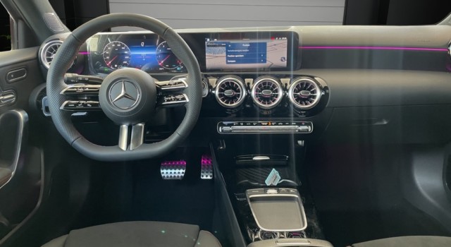 MERCEDES-BENZ A 220 4Matic 8G-DCT