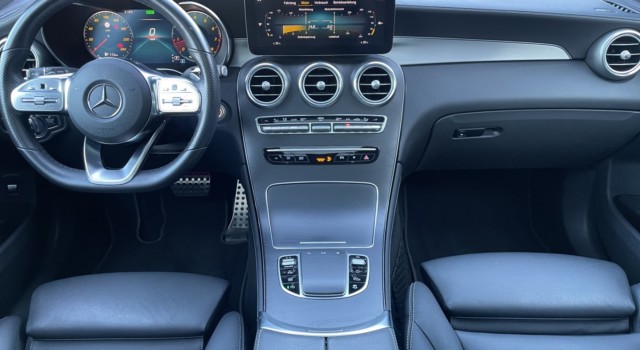 MERCEDES-BENZ GLC 200 AMG Line 4Matic 9G-Tronic