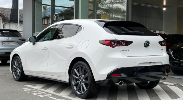 MAZDA 3 Hatchback SKYACTIV-G M Hybrid 140 Centre Line Automat