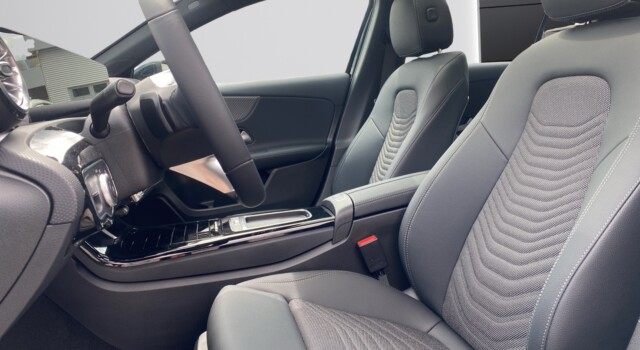 MERCEDES-BENZ A 250 e EQ Star 8G-DCT