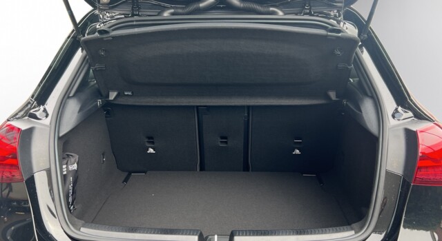 MERCEDES-BENZ A 200 Night Star 7G-DCT