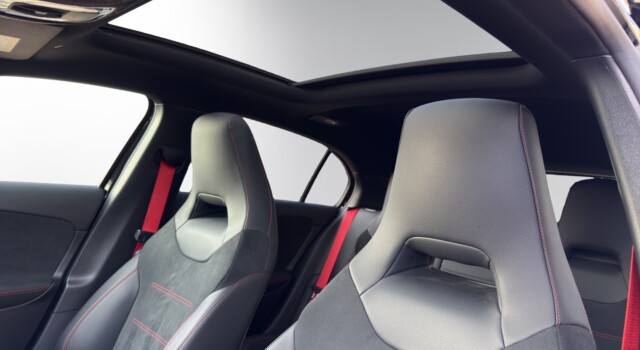 MERCEDES-BENZ A 35 AMG 4Matic Speedshift