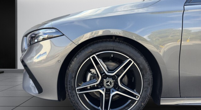 MERCEDES-BENZ A 200 Night Star 7G-DCT