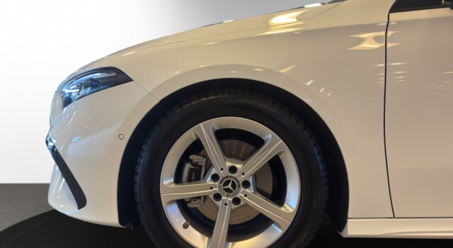MERCEDES-BENZ A 200 Night Star 7G-DCT