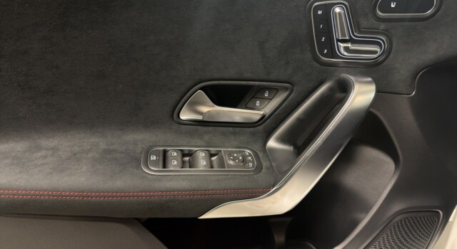 MERCEDES-BENZ A 200 Night Star 7G-DCT